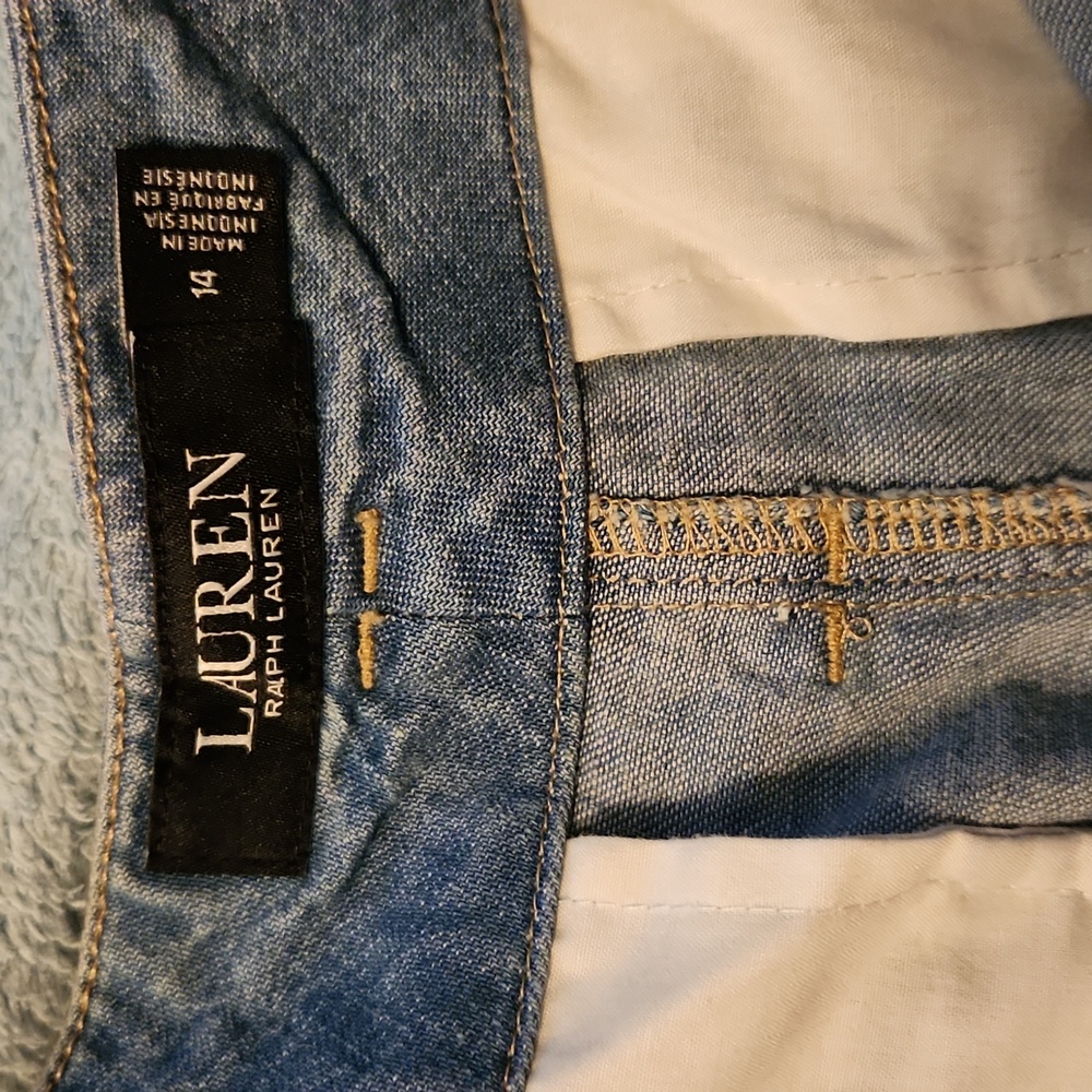 Ralph Lauren pleated/paperbag cotton denim shorts - Picture 3 of 7